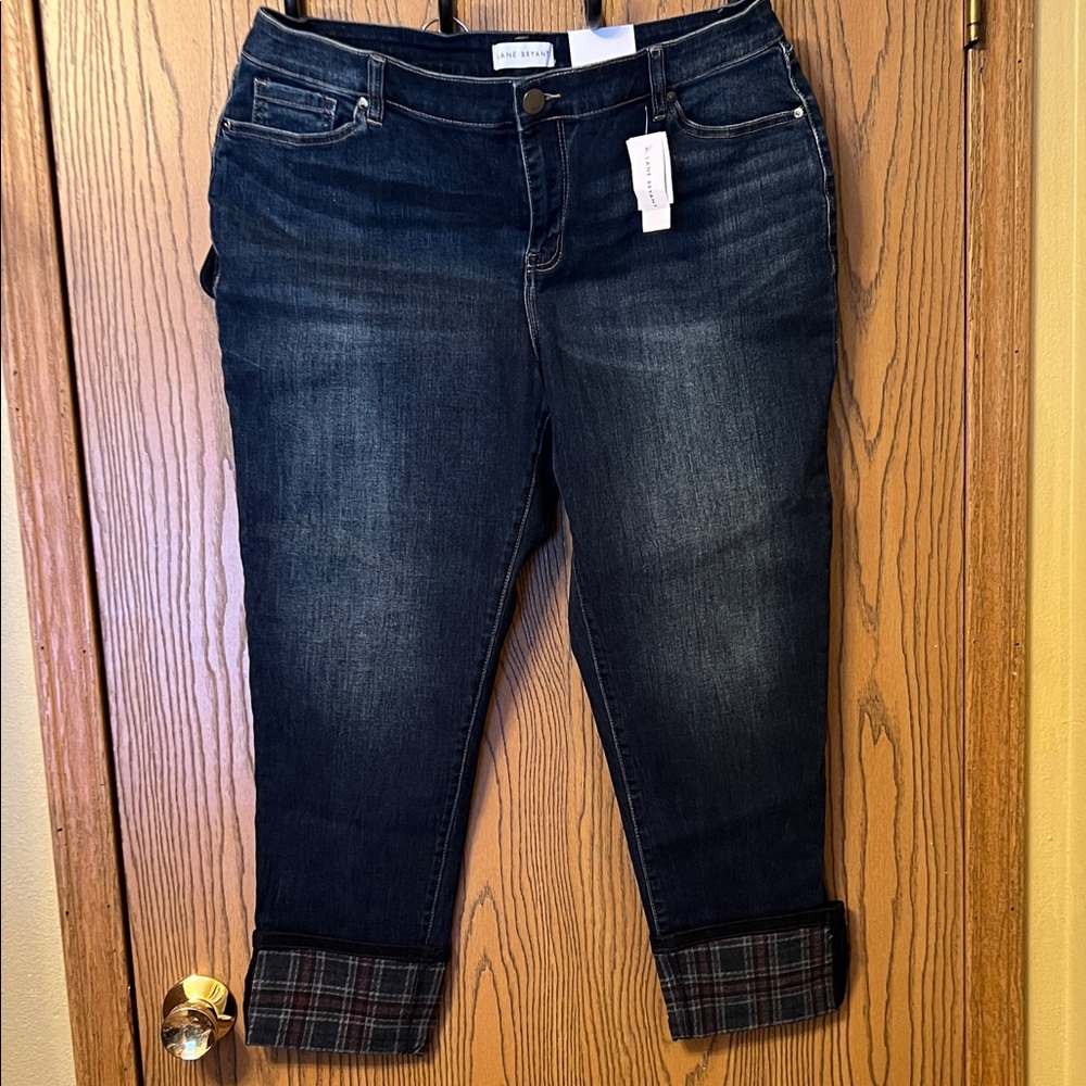 New Lane Bryant Jeans Dark Wash Cropped size 14w.  Boyfriend Cut midrise